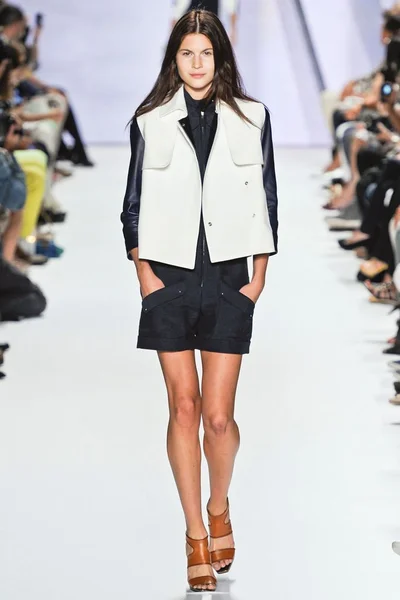 Look 3